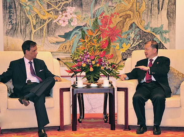 张通部长助理在重庆会见出席城市基础设施建设