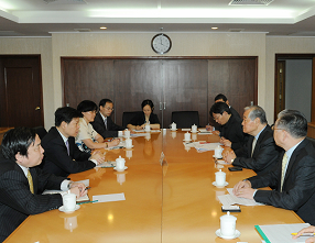 王军副部长会见日本财务会计准则基金会主席荻