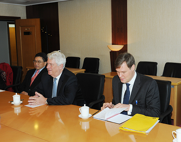 朱光耀会见德国客人