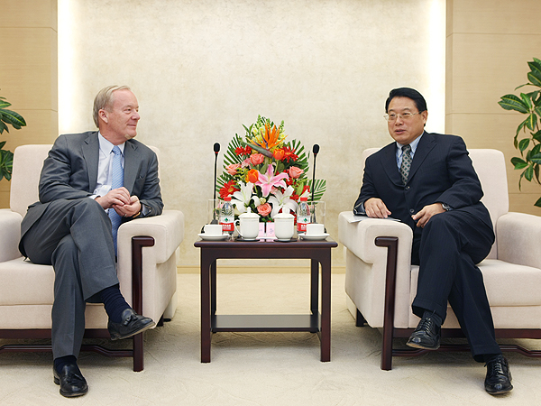 李勇会见世界银行集团国际金融公司执行副总裁