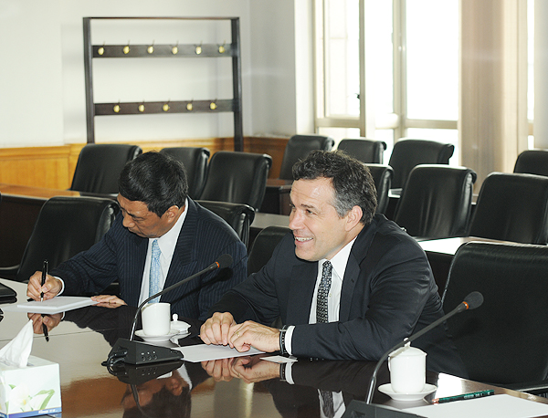 朱光耀会见美国前副财长、桥水资本联合首席执