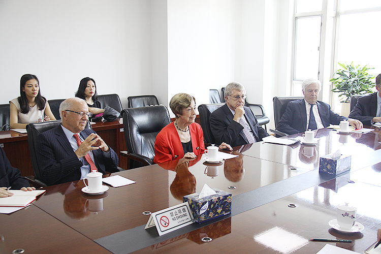 朱光耀会见中美经济对话美方代表团