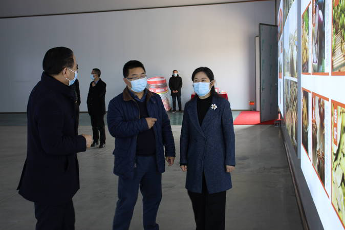 云南省永胜县财政局县委副书记胡振虎带队